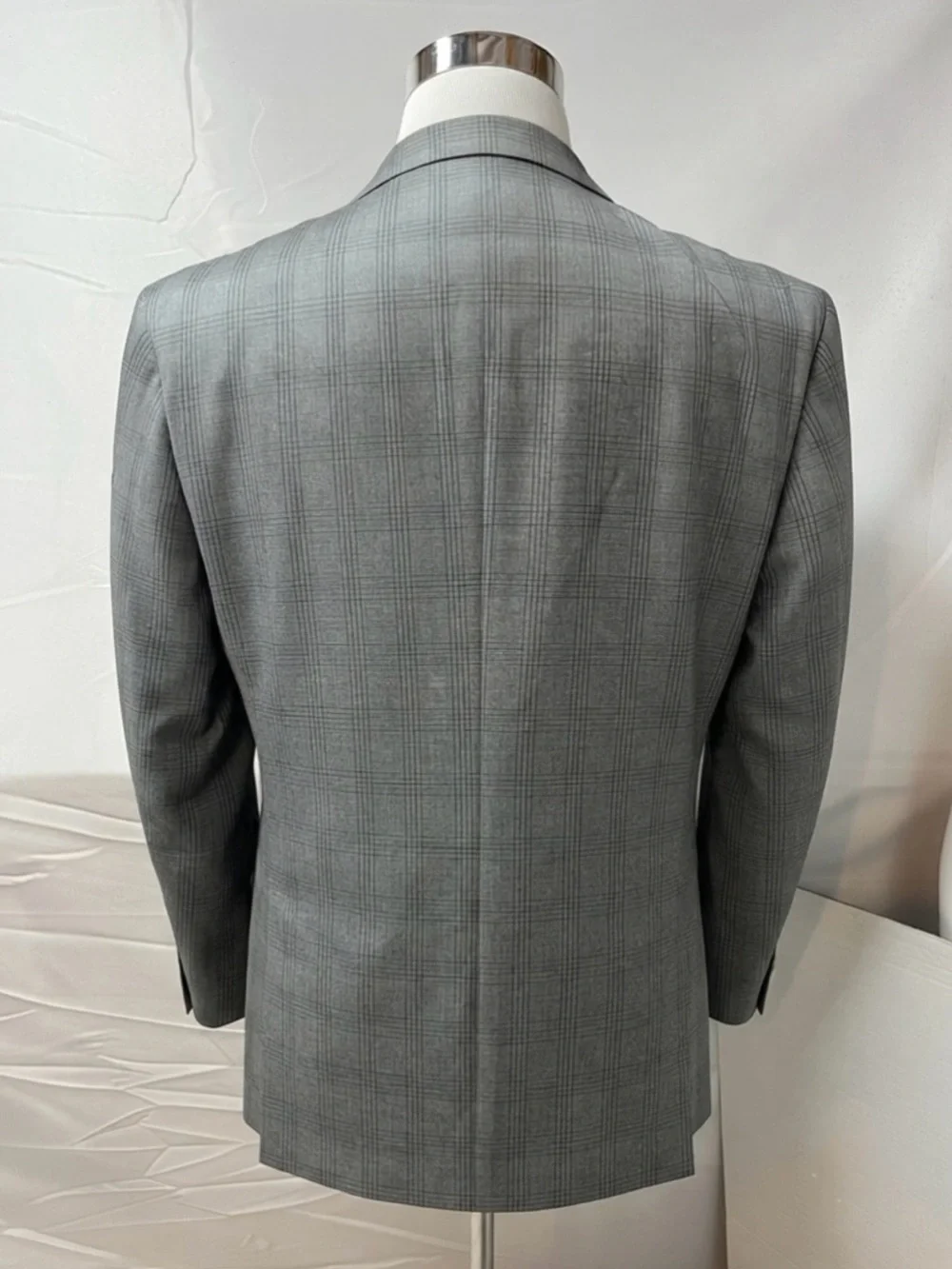 Vittorio St. Angelo Men's 42R Blazer 36x32 Pants Gray Plaid Suit
